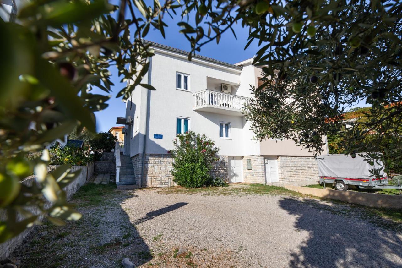 Apartments Aisa* Countryside Holiday Just 500M From The Beach! Krk Town Exteriör bild