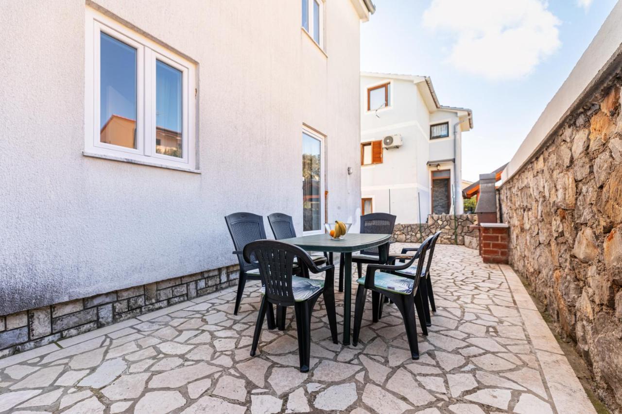 Apartments Aisa* Countryside Holiday Just 500M From The Beach! Krk Town Exteriör bild