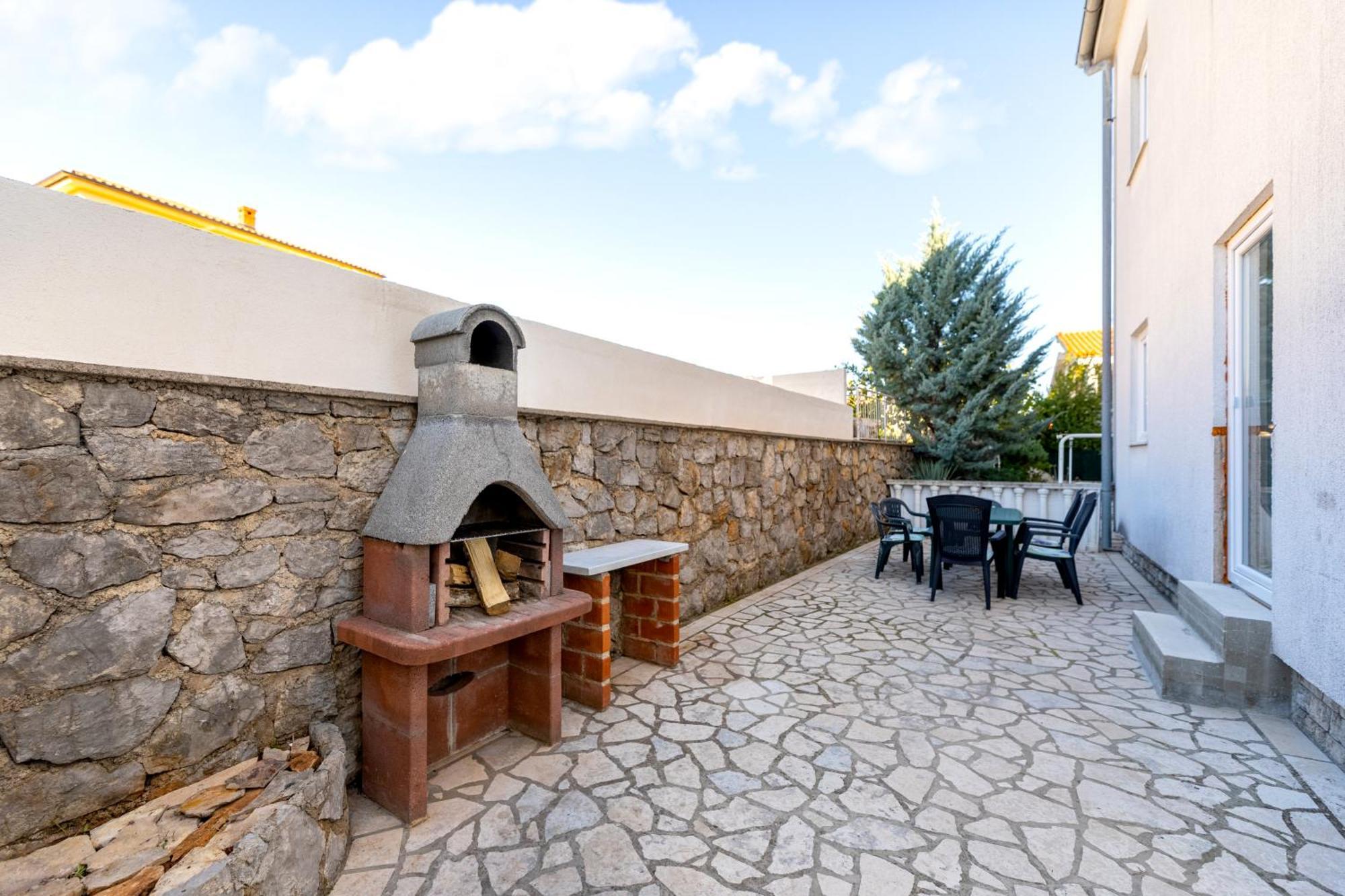 Apartments Aisa* Countryside Holiday Just 500M From The Beach! Krk Town Exteriör bild